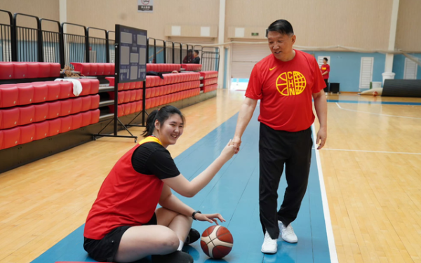 鼎际之家 中国女篮全新阵容亮相！张子宇上演首秀，宫鲁鸣开门红，央视直播